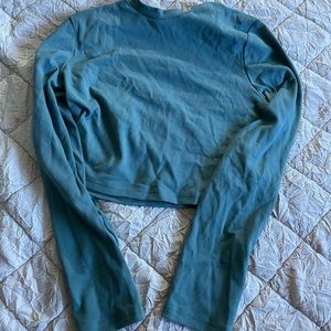 Cropped long sleeve size L